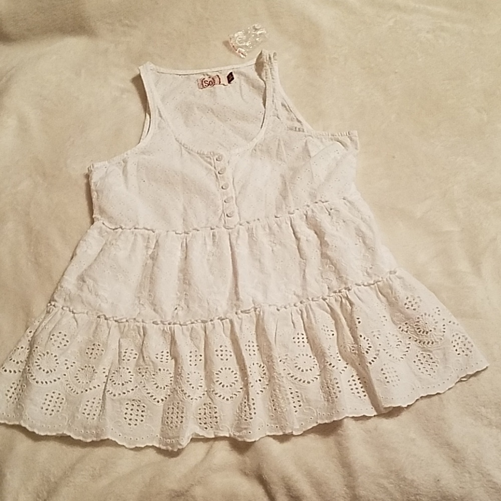 Sz m eyelet button ruffles